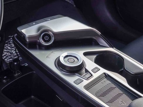 Used 2024 Kia EV6 Light image 18