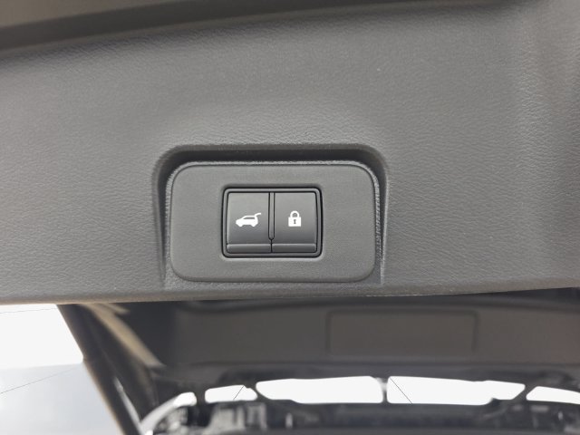 Used 2022 Nissan Rogue SV w/ SV Premium Package FWD image 34