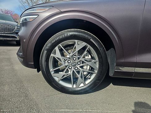 Used 2023 Genesis GV70 2.5T w/ Advanced Package image 10