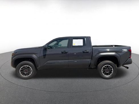 Used 2025 Toyota Tacoma TRD Off-Road AWD/4WD image 7