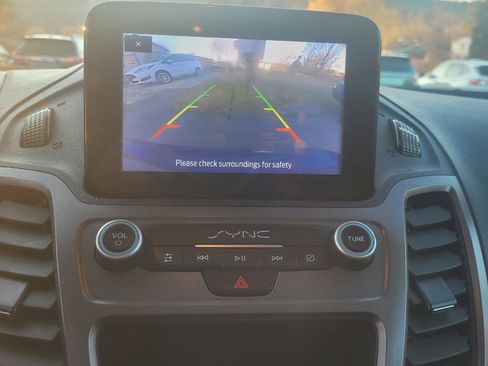 Used 2021 Ford Transit Connect XLT image 19