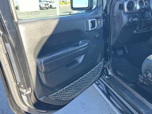 Used 2020 Jeep Wrangler Sport image 6