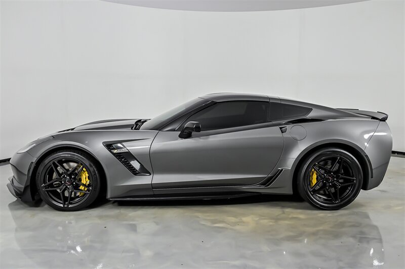Used 2016 Chevrolet Corvette Z06 w/ 3LZ Preferred Equipment Group RWD image 6