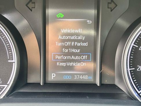 Used 2021 Toyota Venza LE AWD/4WD image 16