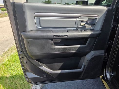 Used 2023 RAM 1500 Classic SLT AWD/4WD image 14