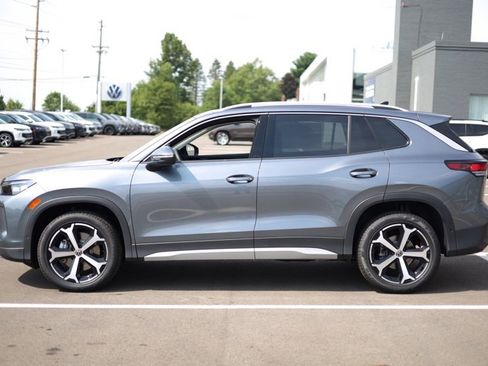 New 2025 Volkswagen Tiguan SE image 6