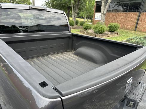 Used 2015 RAM 1500 Express RWD image 8
