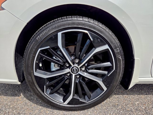 Used 2024 Nissan Altima 2.5 SR w/ SR Premium Package FWD image 21