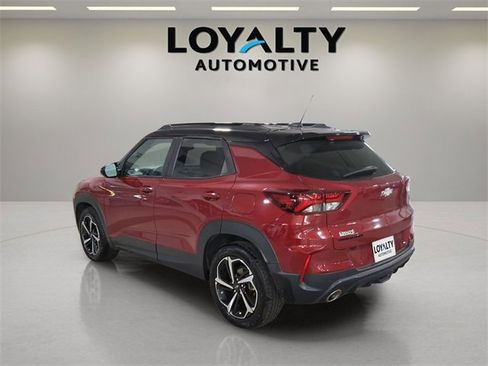 Used 2021 Chevrolet TrailBlazer RS w/ Sun and Liftgate Package image 3