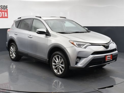 Used 2017 Toyota RAV4 Limited FWD image 6