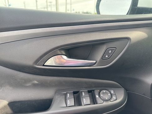 Used 2025 Buick Envista Preferred FWD image 20
