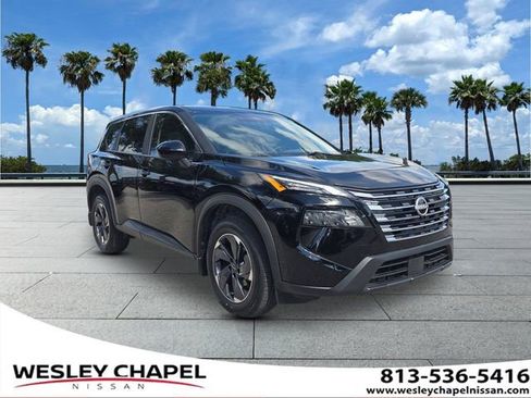 Certified 2025 Nissan Rogue SV FWD image 1