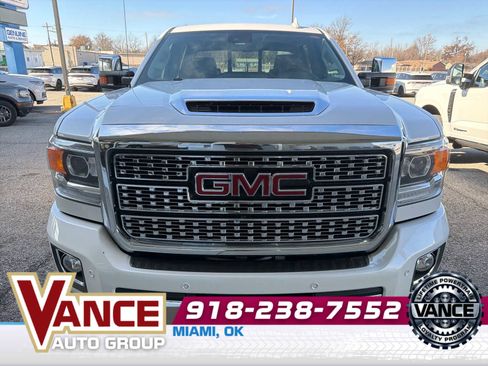 Used 2019 GMC Sierra 2500 Denali w/ Duramax Plus Package image 2