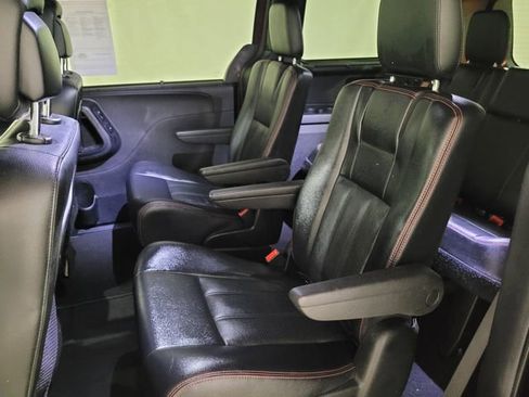 Used 2017 Dodge Grand Caravan GT image 42