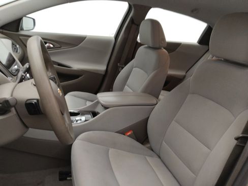 Used 2022 Chevrolet Malibu LT FWD image 17