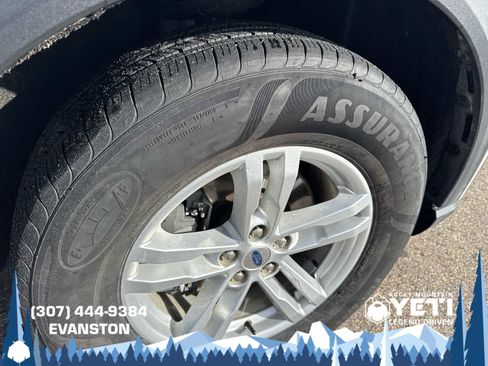 Used 2022 Ford Explorer XLT w/ Equipment Group 202A image 9