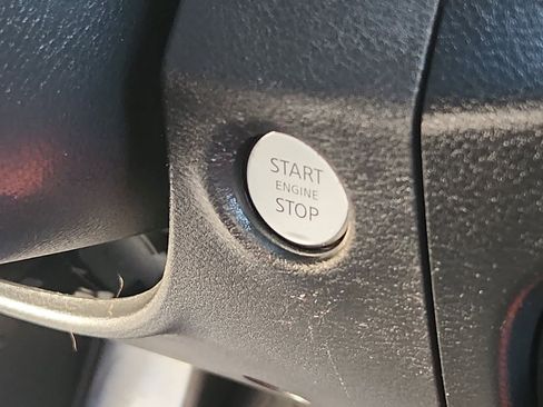 Used 2022 Nissan Frontier PRO-4X w/ Technology Package image 26