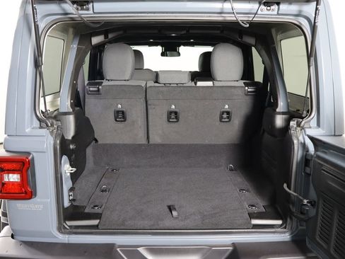 Used 2025 Jeep Wrangler Unlimited Sahara w/ Safety Group image 18