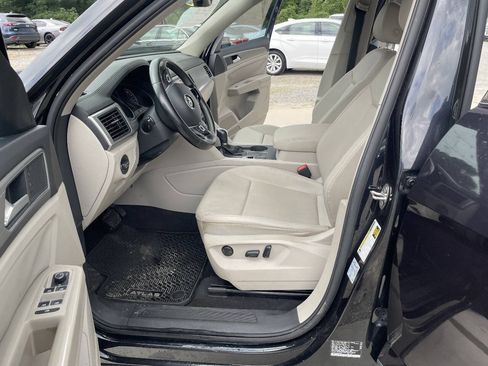 Used 2019 Volkswagen Atlas SE FWD image 16