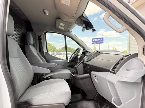 Used 2019 Ford Transit 250 130 Low Roof RWD image 28