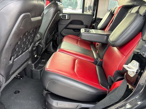 Certified 2023 Jeep Wrangler Unlimited Rubicon 4xe image 9