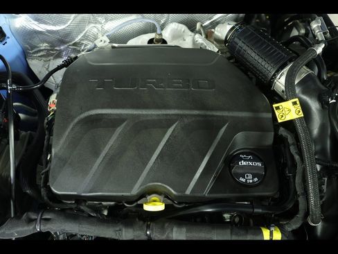 Used 2024 Chevrolet Trax RS w/ Sunroof Package image 18