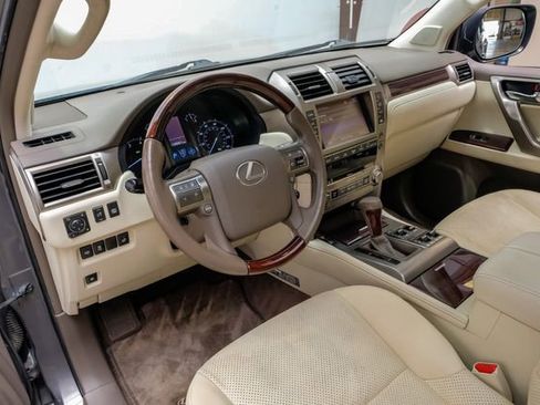 Used 2014 Lexus GX 460 Luxury image 3