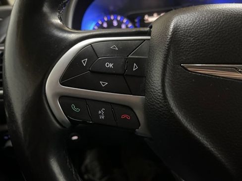 Used 2015 Chrysler 200 Limited w/ Convenience Group image 55