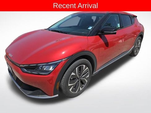 Used 2024 Kia EV6 Light RWD image 1