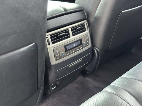 Used 2015 Lexus LX 570 4WD w/ Luxury Package image 25