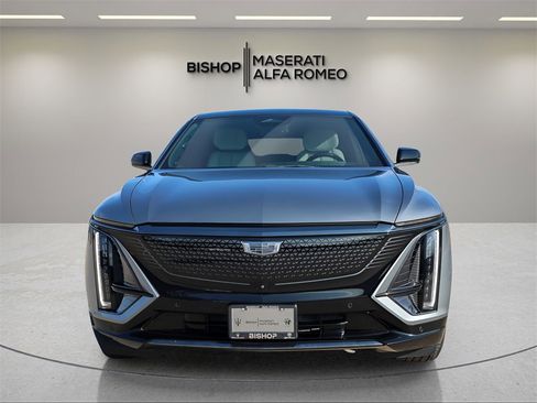 Used 2024 Cadillac Lyriq Sport image 2