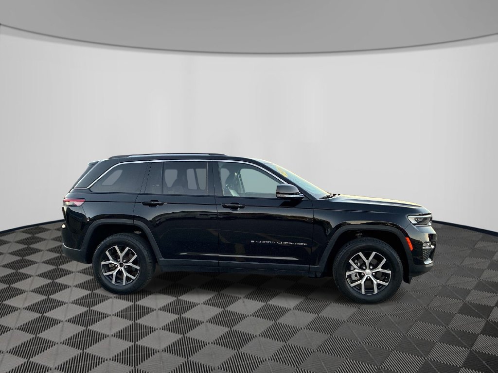 Used 2023 Jeep Grand Cherokee Limited AWD/4WD image 8