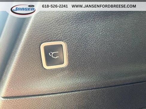 Used 2025 Chrysler Pacifica Select FWD image 30