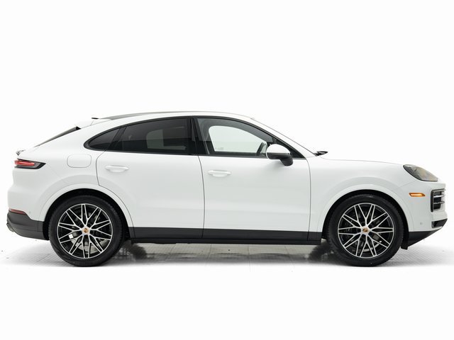 Certified 2026 Porsche Cayenne Coupe AWD/4WD image 32