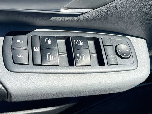Used 2019 RAM 1500 Big Horn AWD/4WD image 17