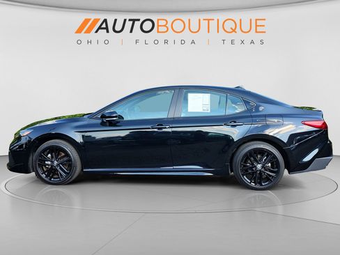 Used 2026 Toyota Camry SE FWD image 2