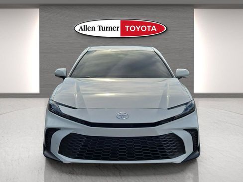 Used 2025 Toyota Camry SE w/ Multimedia Upgrade Package FWD image 4