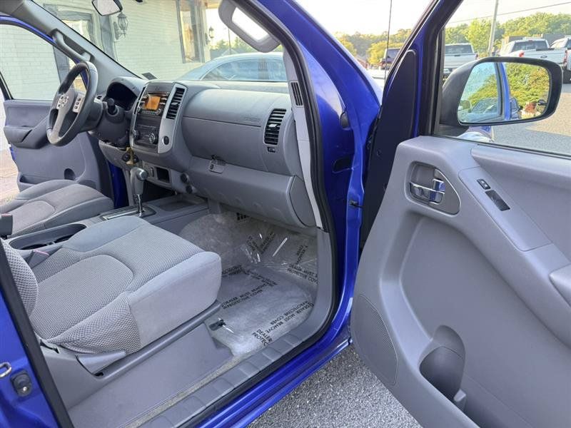 Used 2014 Nissan Frontier SV RWD image 11
