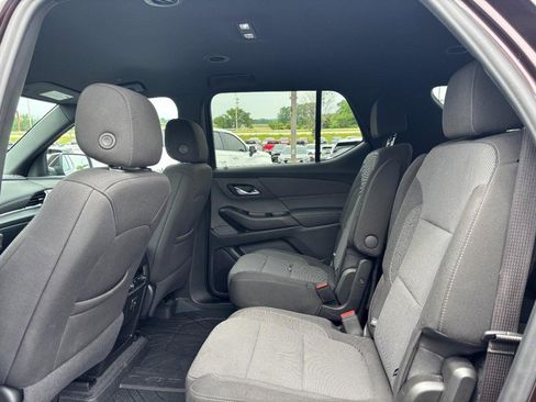 Certified 2023 Chevrolet Traverse LT FWD image 11