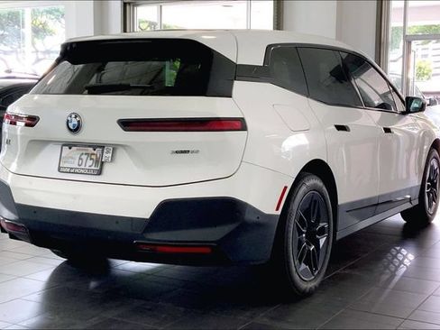 Used 2024 BMW iX xDrive50 AWD/4WD image 6