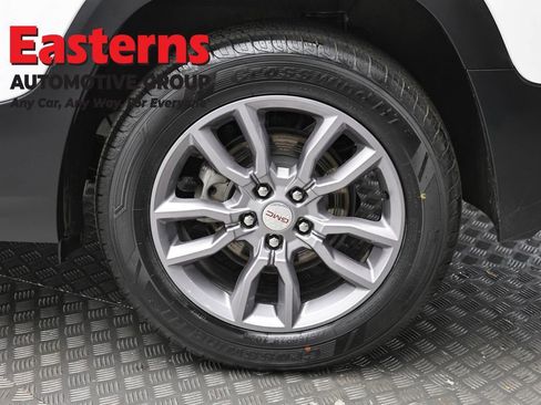 Used 2024 GMC Terrain SLT image 8