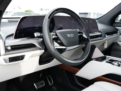 New 2026 Cadillac Vistiq Sport w/ LPO, Floor Liner Package image 17