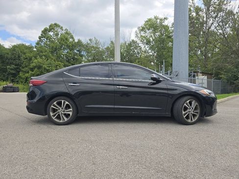 Used 2017 Hyundai Elantra Limited w/ Limited Ultimate Package 05 FWD image 17