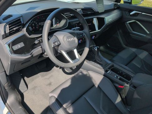 New 2025 Audi Q3 2.0T Premium image 2