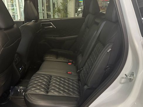 Used 2024 Mitsubishi Outlander SEL image 35