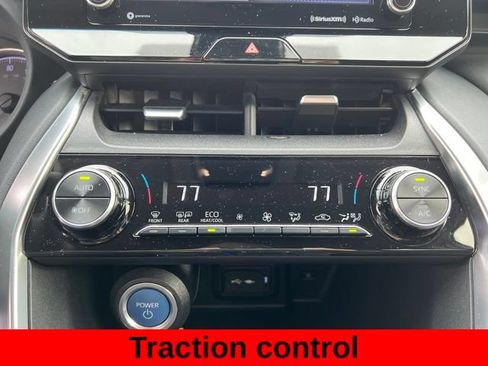 Used 2021 Toyota Venza LE w/ Carpet Mat Package (TMS) AWD/4WD image 24