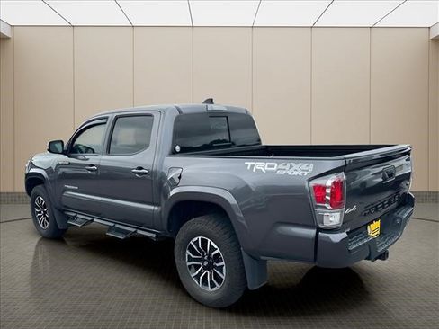 Used 2021 Toyota Tacoma TRD Sport AWD/4WD image 4