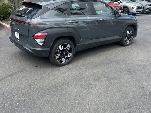 Used 2025 Hyundai Kona SEL FWD image 6