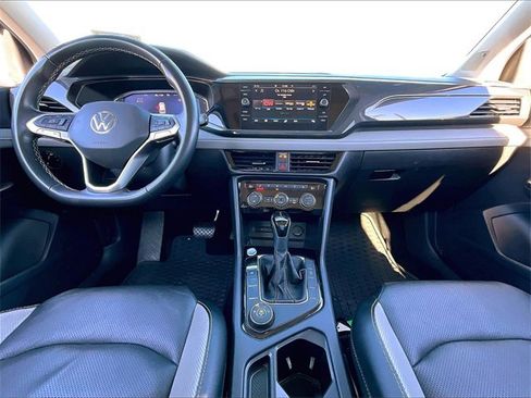 Used 2022 Volkswagen Taos SEL image 20