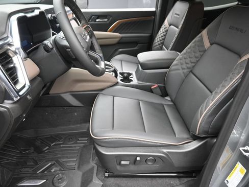 New 2026 GMC Canyon Denali AWD/4WD image 15